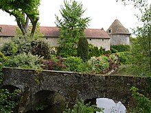 Santeny - Pont et colombier de la Ferme des Lyons